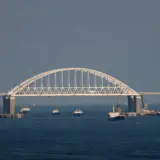 Nave cu cereale sub Crimean Bridge